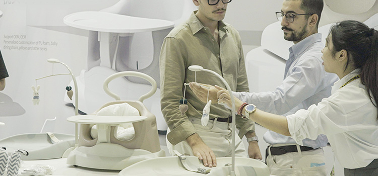 Juyi Aibedo exhibition