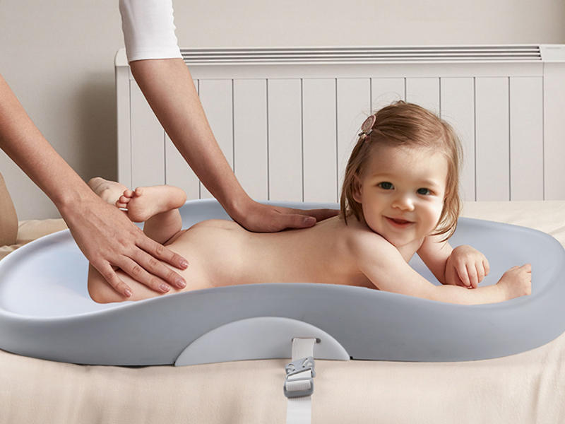 What Should I Do If My Baby Keeps Leaking Urine When I Change Diapers?