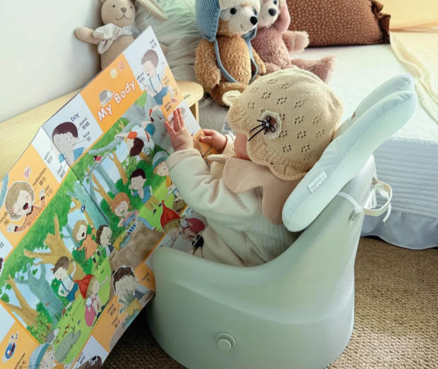 easy to clean PU leather baby high chair.jpg