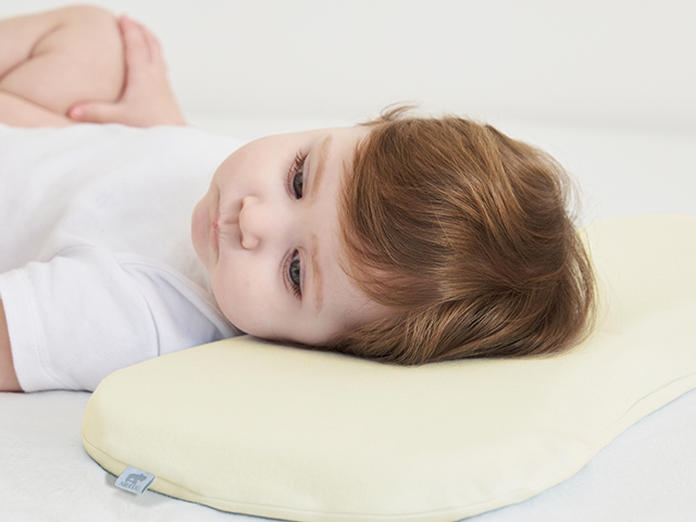 What Material Is Best for A Summer Baby Pillow?